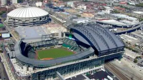 激情洋溢！切尔西巨星欢庆兰帕德荣归故里！